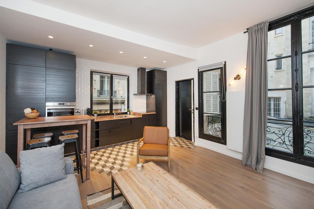 Pick A Flat'S Apartment In Le Marais - Rue Sainte Croix De La Bretonnerie باريس المظهر الخارجي الصورة