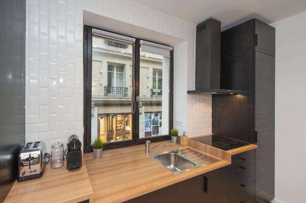 Pick A Flat'S Apartment In Le Marais - Rue Sainte Croix De La Bretonnerie باريس الغرفة الصورة
